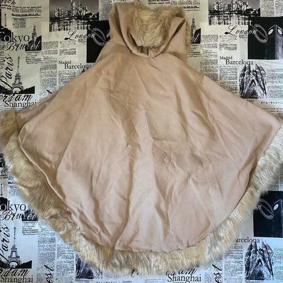 Luigi Moda Made in Italy wool fur poncho - Picture 2 of 4